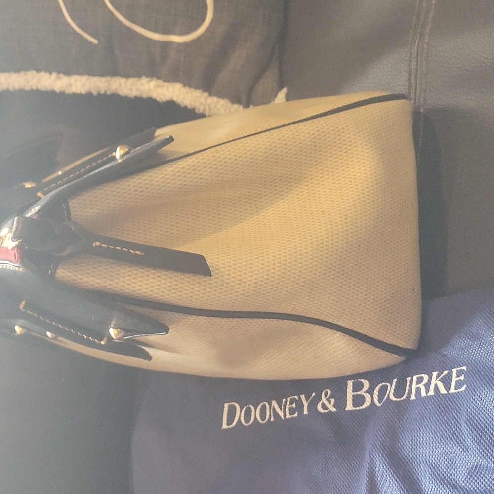 Dooney and Bourke - Picture 3 of 9
